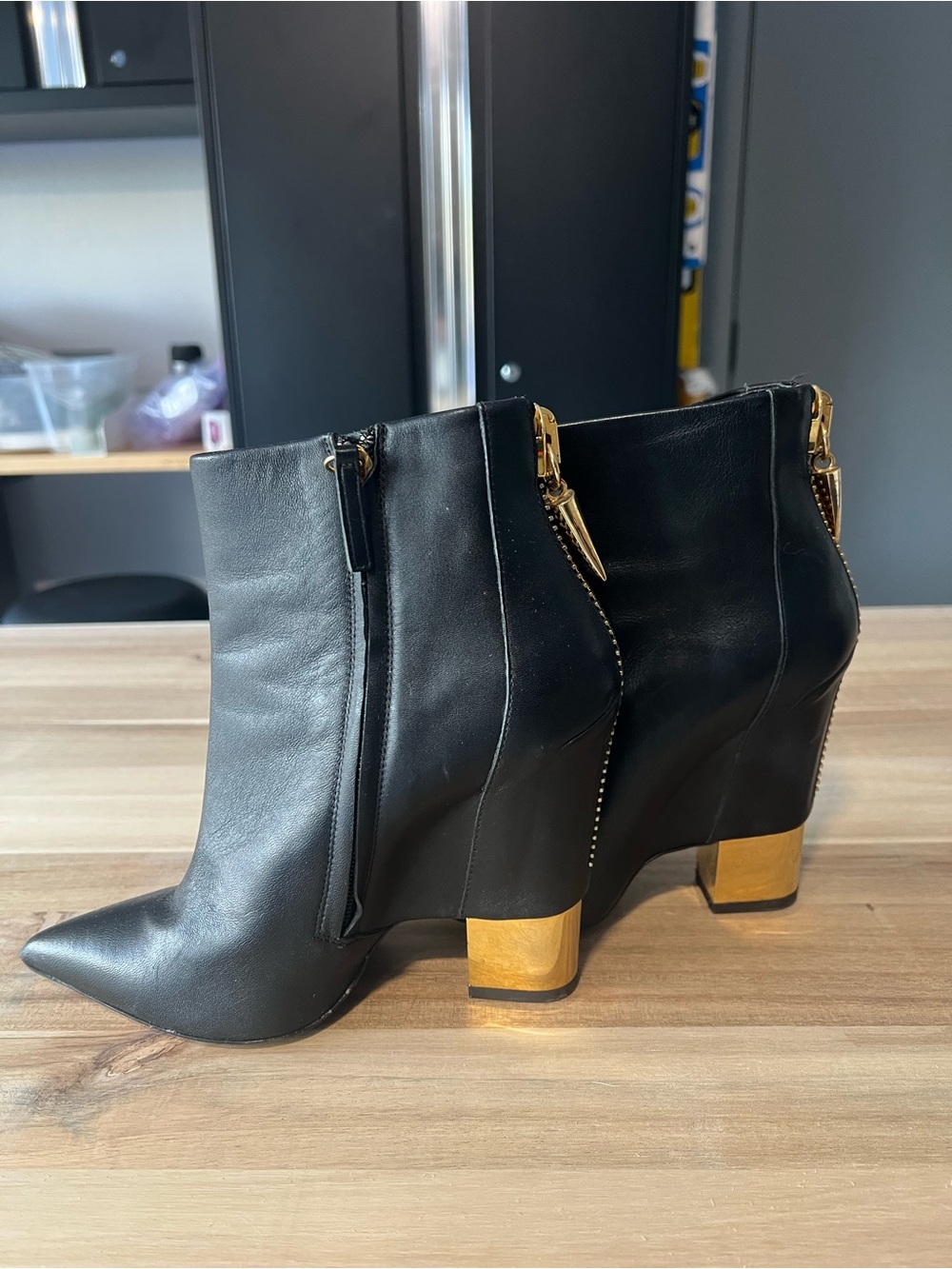 Giuseppe Zanotti Black Leather Pointed Toe Ankle Booties - Picture 4 of 4